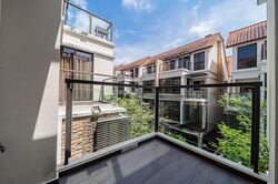 Holland Link (D10), Terrace #503034831